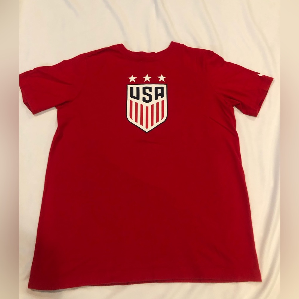 Nike Red USA graphic tee with Nike swoosh on sleeve, Boys Youth XL, NWOT